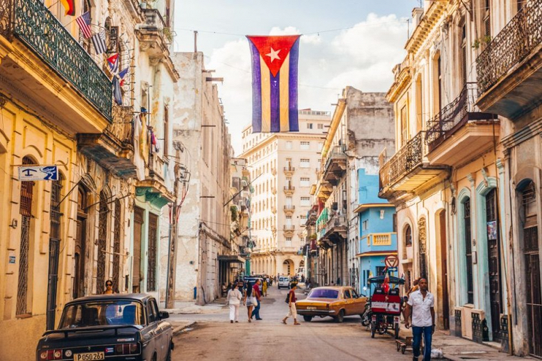Куба сделает приём карт Мир обязательным для всех заведений