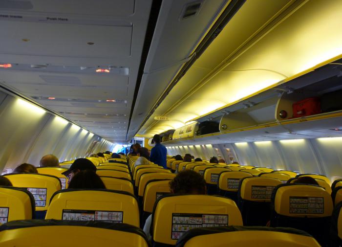 Авиакомпании будут высаживать пассажиров из самолетов при духоте